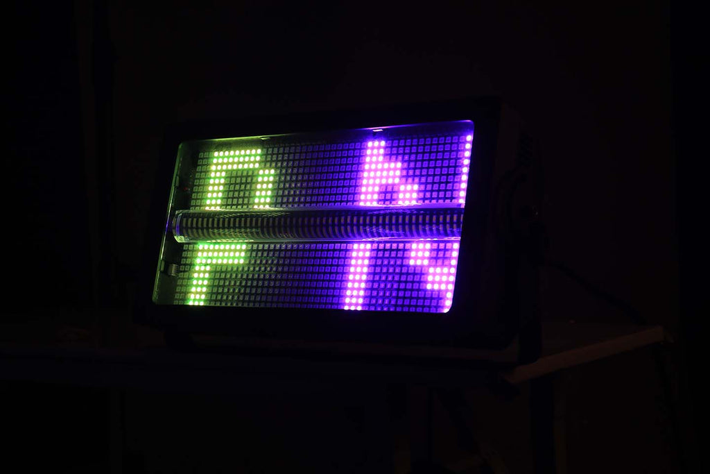 شريط إضاءة ستروب مُقسّم بالألوان الكاملة 250 واط | 960 مصباح LED، 16 مقطعًا، DMX512 – للمسرح والفعاليات