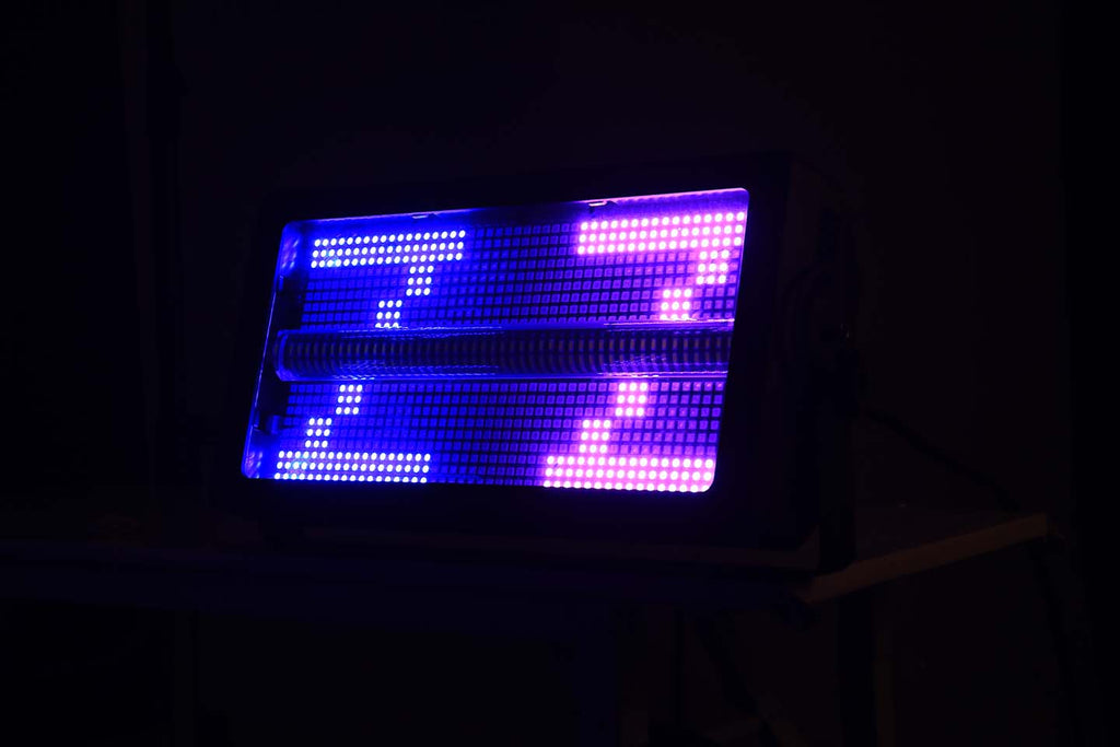 شريط إضاءة ستروب مُقسّم بالألوان الكاملة 250 واط | 960 مصباح LED، 16 مقطعًا، DMX512 – للمسرح والفعاليات